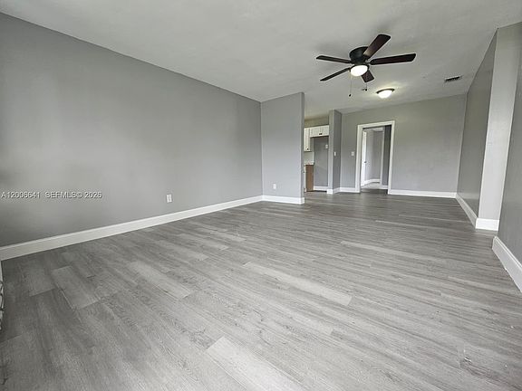 5th image of 1118 NW 43rd Ter