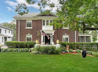 926 W Stephenson, Freeport, IL 61032