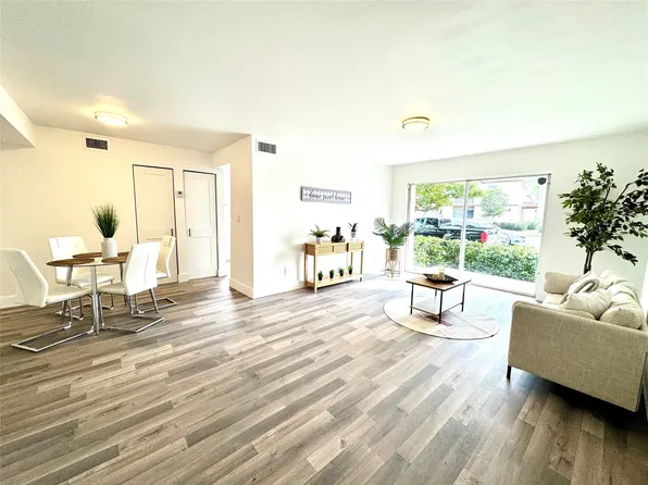 1226 SW 113th Terrace #102, Pembroke Pines, FL 33025