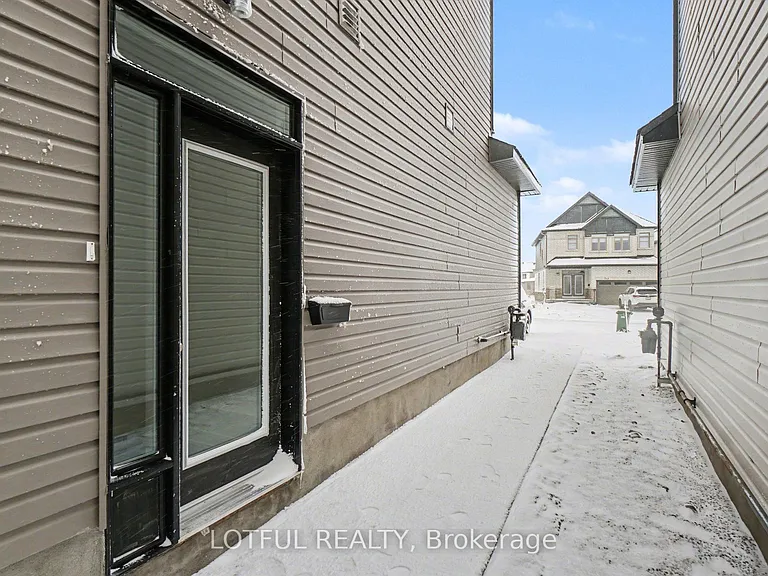 540 Tahoe Hts #B — Photo 2