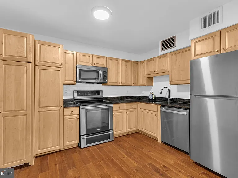1800 Old Meadow Rd #1014 — Photo 14