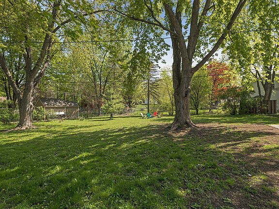 5th image of 16400 4th Ave N