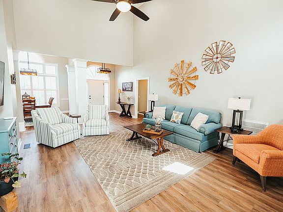 4th image of 1350 Long Leaf Dr