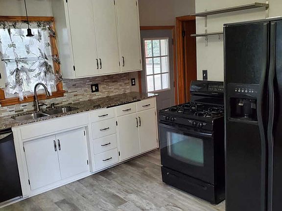 5th image of 1755 5th St E