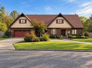 303 Dogwood Dr, Mena, AR 71953