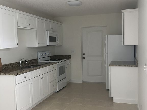 2nd image of 975 18th Pl #A