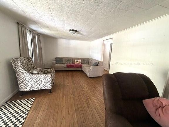 5th image of 196 Hawkins Dr