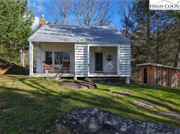 203 Farthing Lane, Vilas, NC 28692