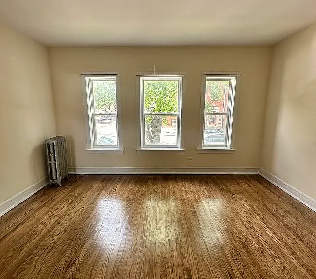 2661 N Spaulding Ave — Photo 1