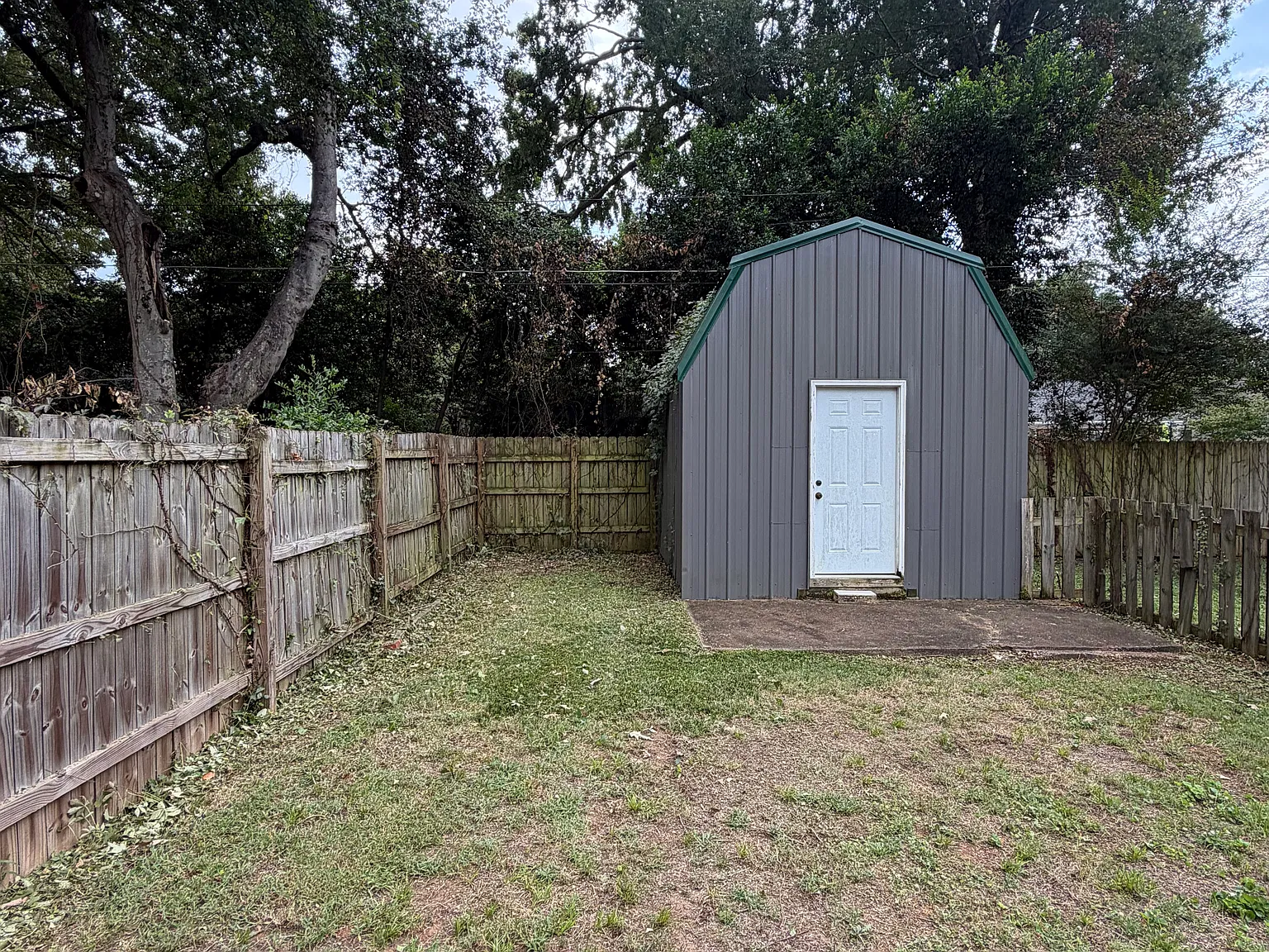2 bed, 700 sqft, $1,300 — Photo 2