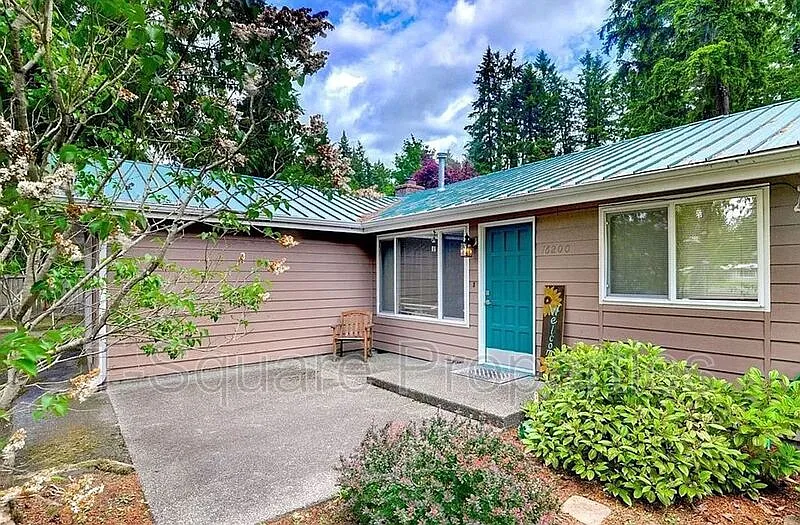 3 bed, 2.0 bath, 1180 sqft, $3,500 — Photo 2