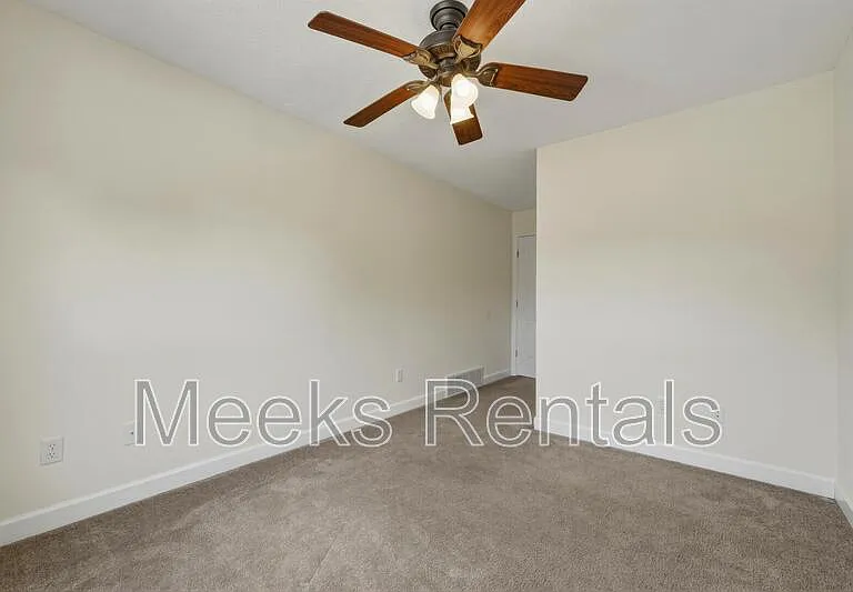 Ariel Pointe Townhomes — Photo 22