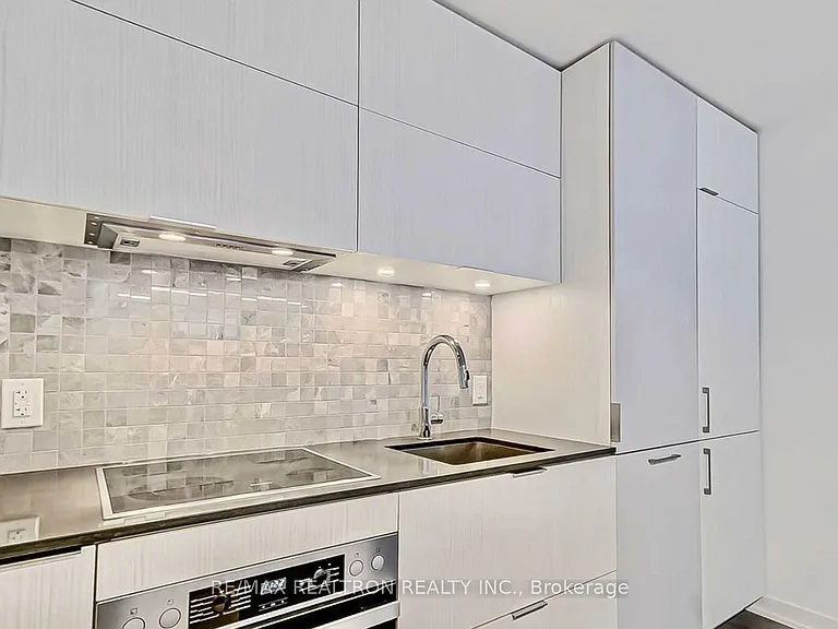 20 Richardson St #616 — Photo 7