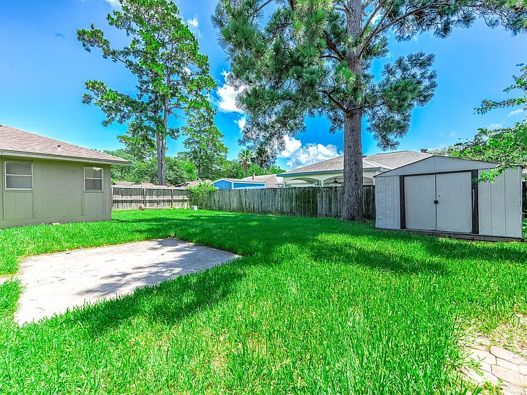 6526 Lynngate Dr — Photo 23