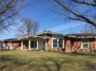 1003 Bedford Ln, Ballwin, MO 63011