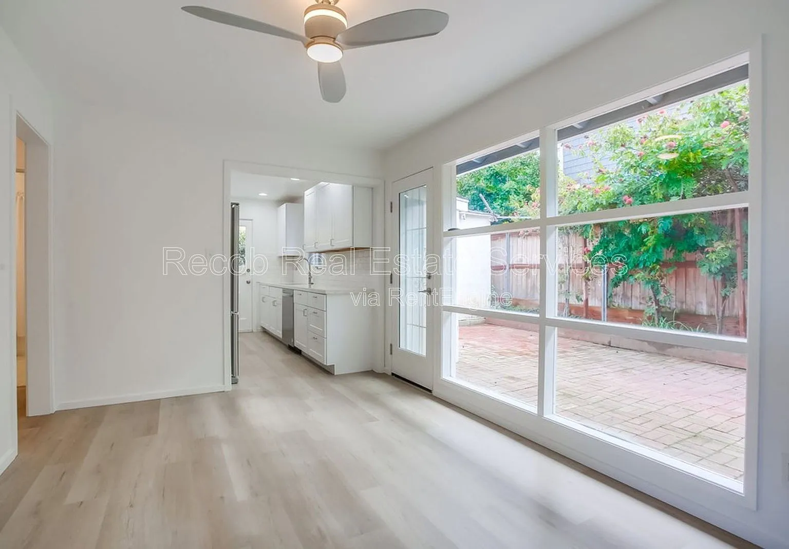 2 bed, 1.0 bath, 1000 sqft, $5,850 — Photo 3
