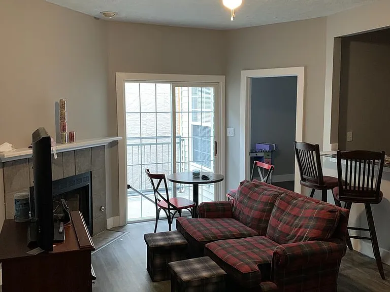 125 N Washington St — Photo 102