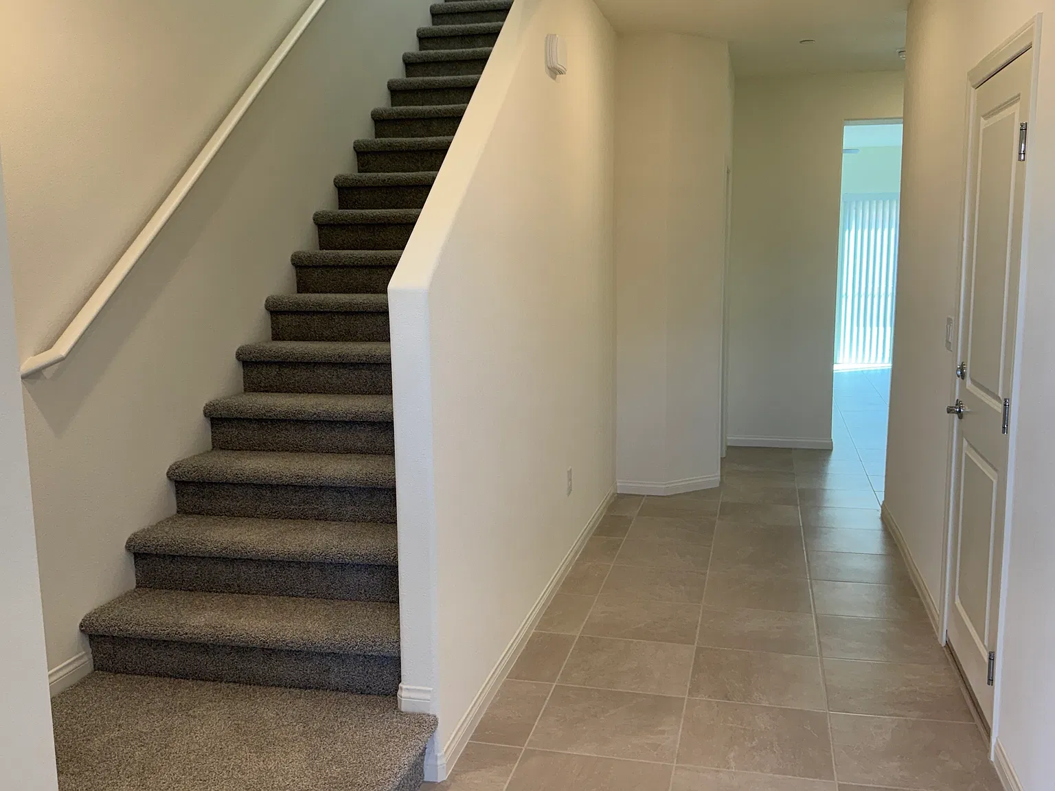 5 bed, 2665 sqft, $2,700 — Photo 3