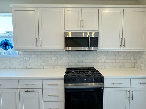 Kitchen - Smart Samsung cooking range and microwave