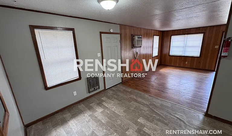 92 Navy Dr E — Photo 6