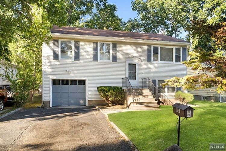 1st image of 128 Palisade Ave