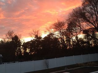 15 Reynolds Rd, Kinderhook, NY 12106