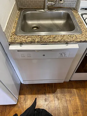 Rented by Aliya Global Realty Inc. | media 27