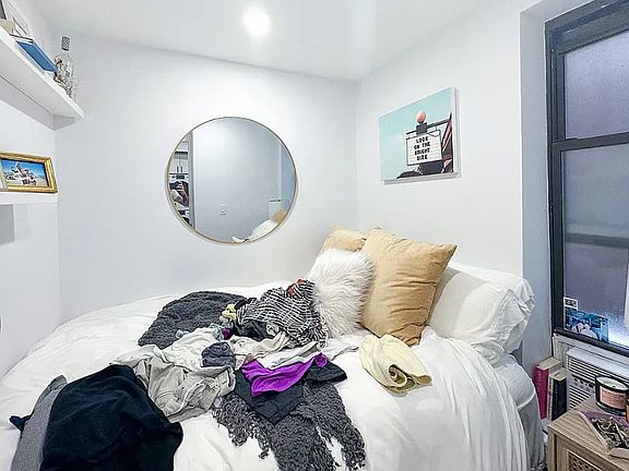 4th image of 247 Mulberry St #16