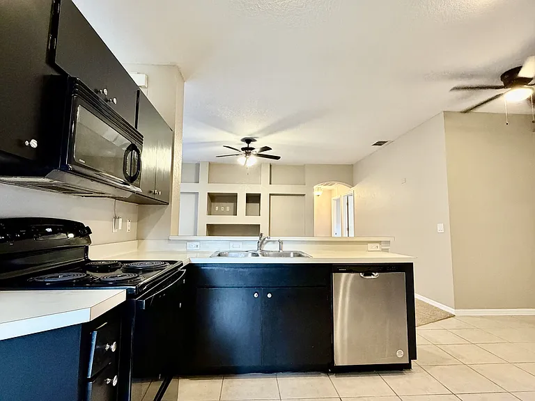 3415 Silver Meadow Way — Photo 38