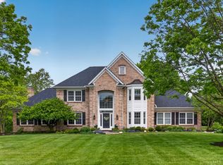5090 Rollman Estates Dr, Cincinnati, OH 45236