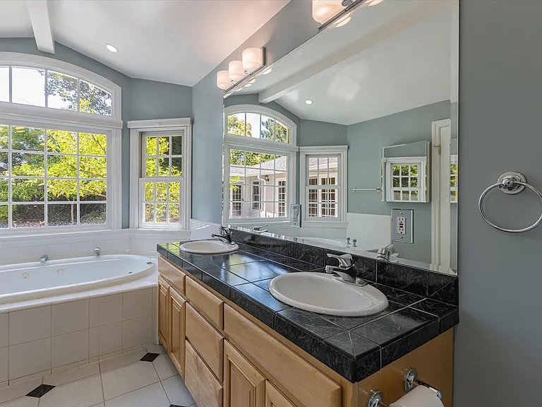 Master Full bath room with shower and tub