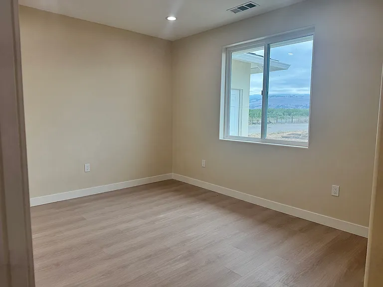 800 Las Animas Ave — Photo 3