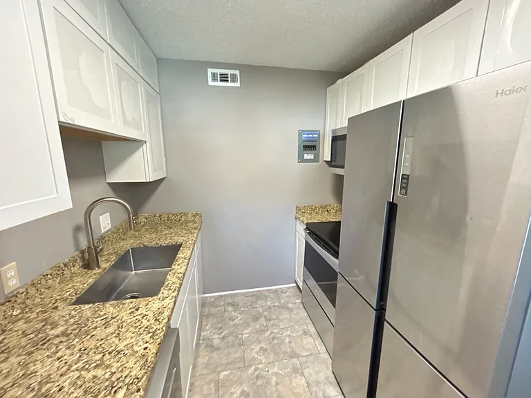 4600 Fort Jackson Blvd #215 — Photo 5