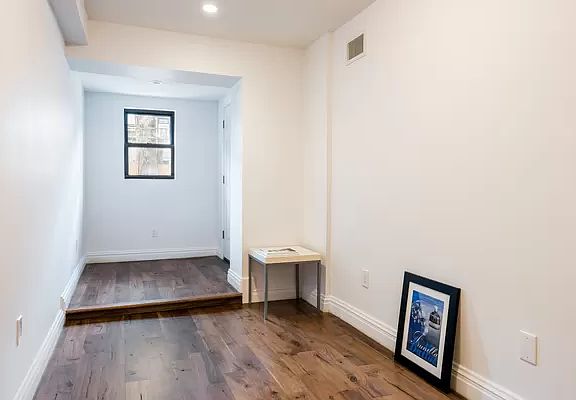 4th image of 849 Hancock St #1