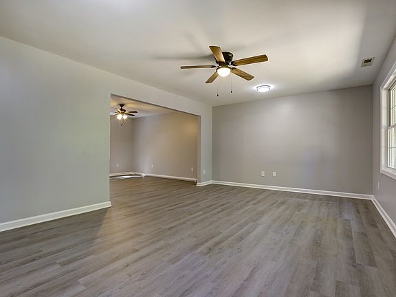3rd image of 135 Perkins Pl