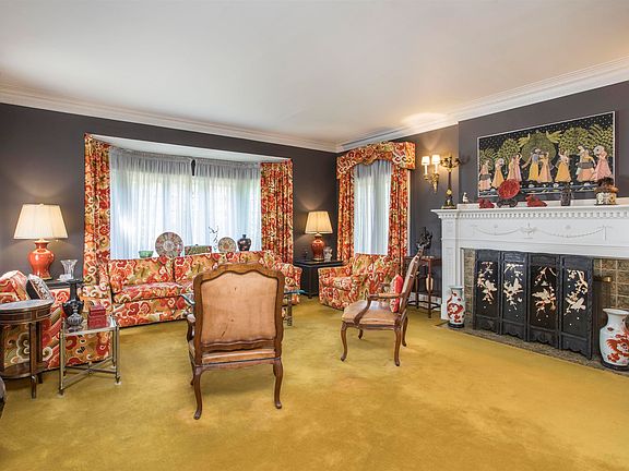 4th image of 4576 Connaught Dr