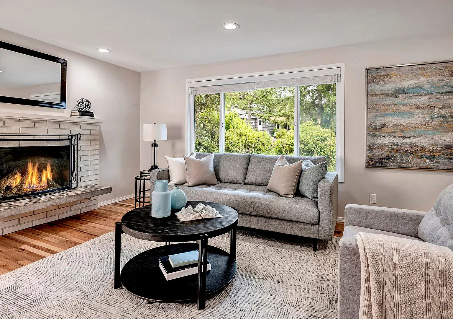 Spacious 4-Bedroom Home in Finn Hill for Rent — Photo 3