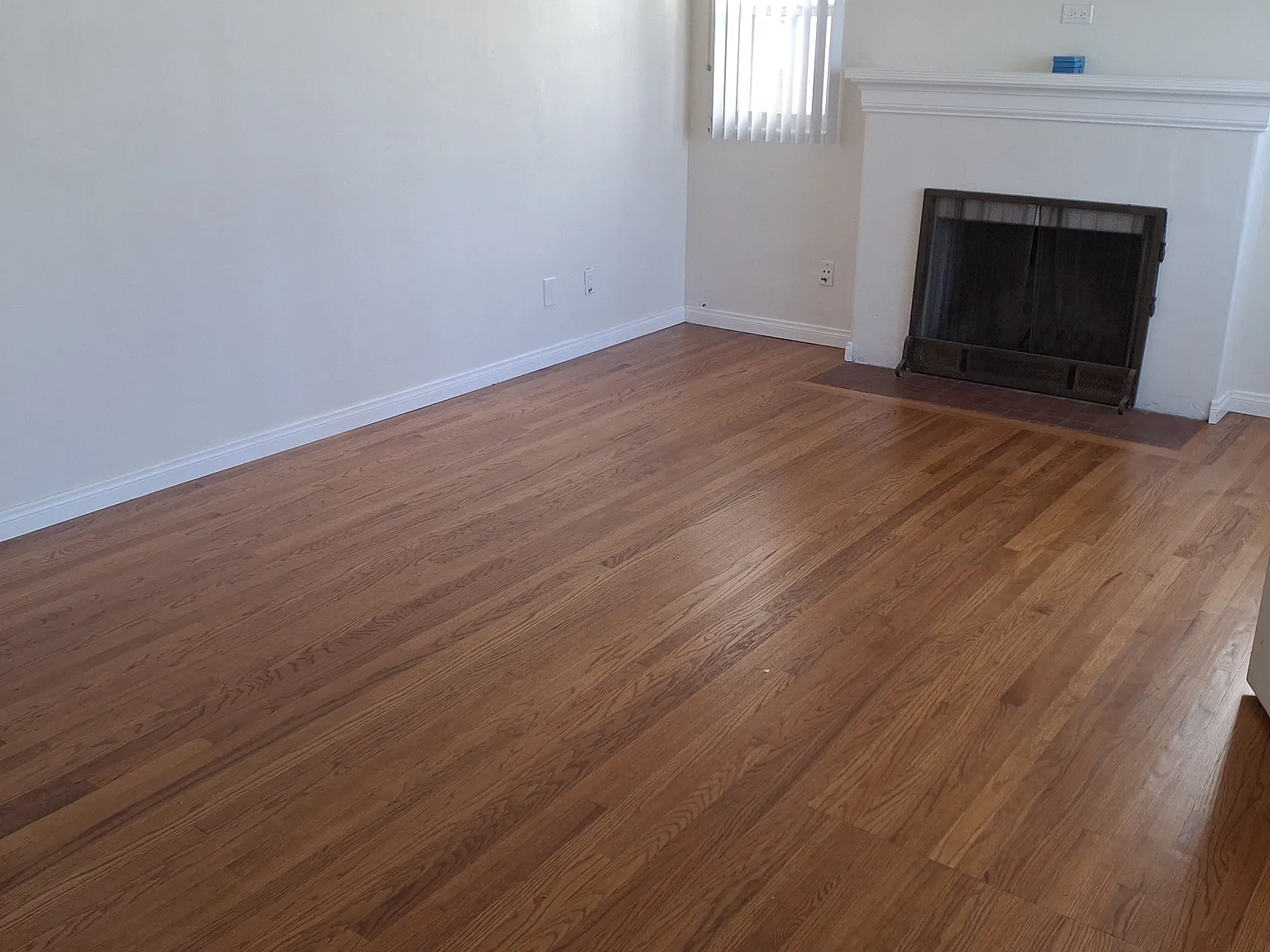 3 bed, 1.5 bath, 1100 sqft, $3,695 — Photo 2