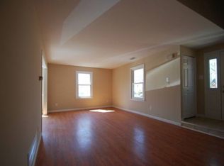 97 Hollybrooke Dr, Langhorne, PA 19047