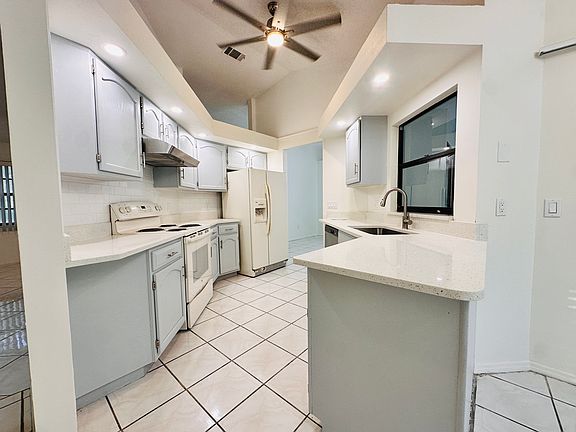 3rd image of 2029 Lake View Blvd