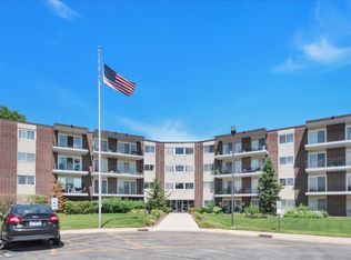 5540 Walnut Ave APT 33A, Downers Grove, IL 60515