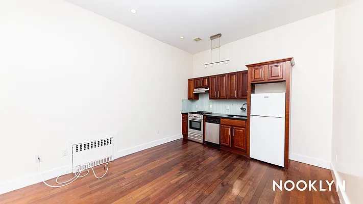 Rented by Nooklyn NYC LLC | media 46