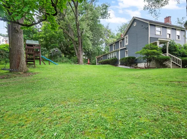 111 Hillcrest Dr, Pittsburgh, PA 15237