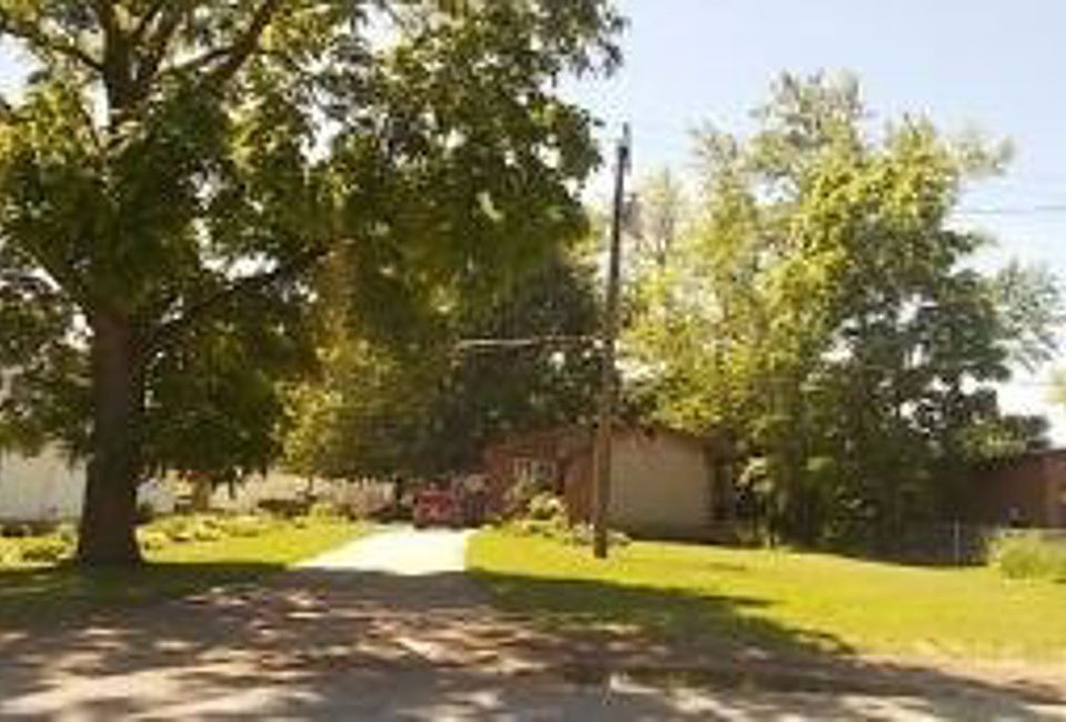 1st image of 1126 E Empire Ave