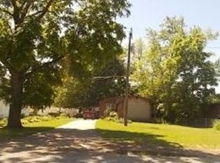 1126 E Empire Ave, Benton Harbor, MI 49022