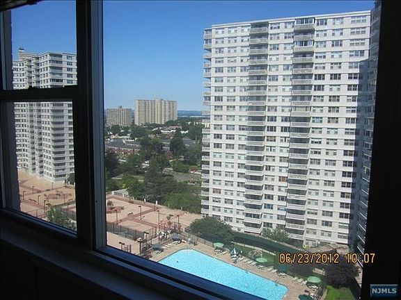 4th image of 2077 Center Ave APT 15E