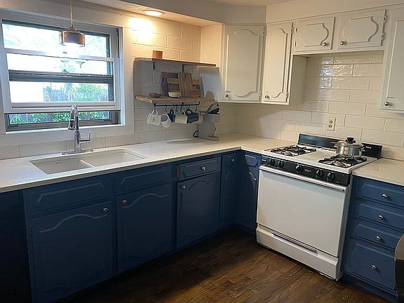 4th image of 211 May St