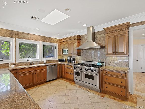 5th image of 565 SE Saint Lucie Blvd