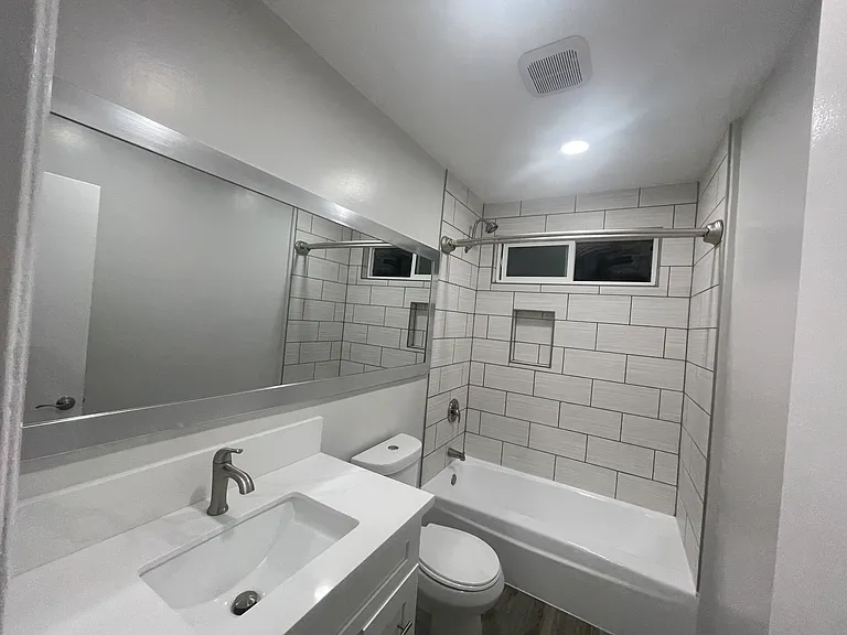 1020 S Sherbourne Dr #303 — Photo 10