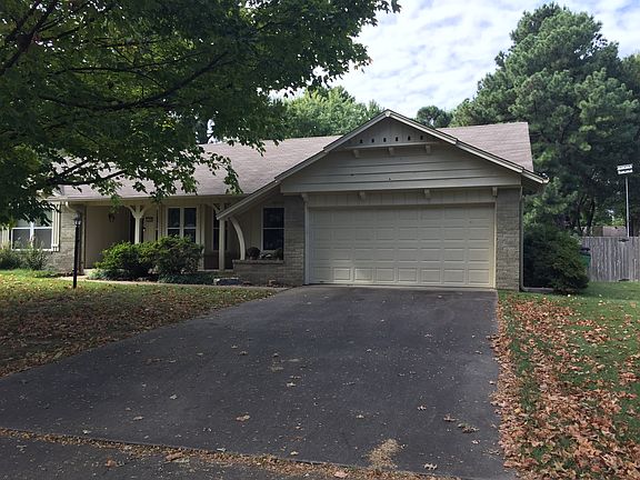 3rd image of 1402 Buena Vista Cir